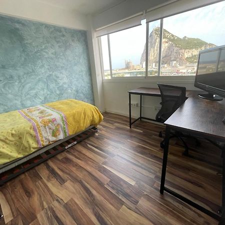 Closest Room To Gibraltar Border La Línea de la Concepción Екстериор снимка